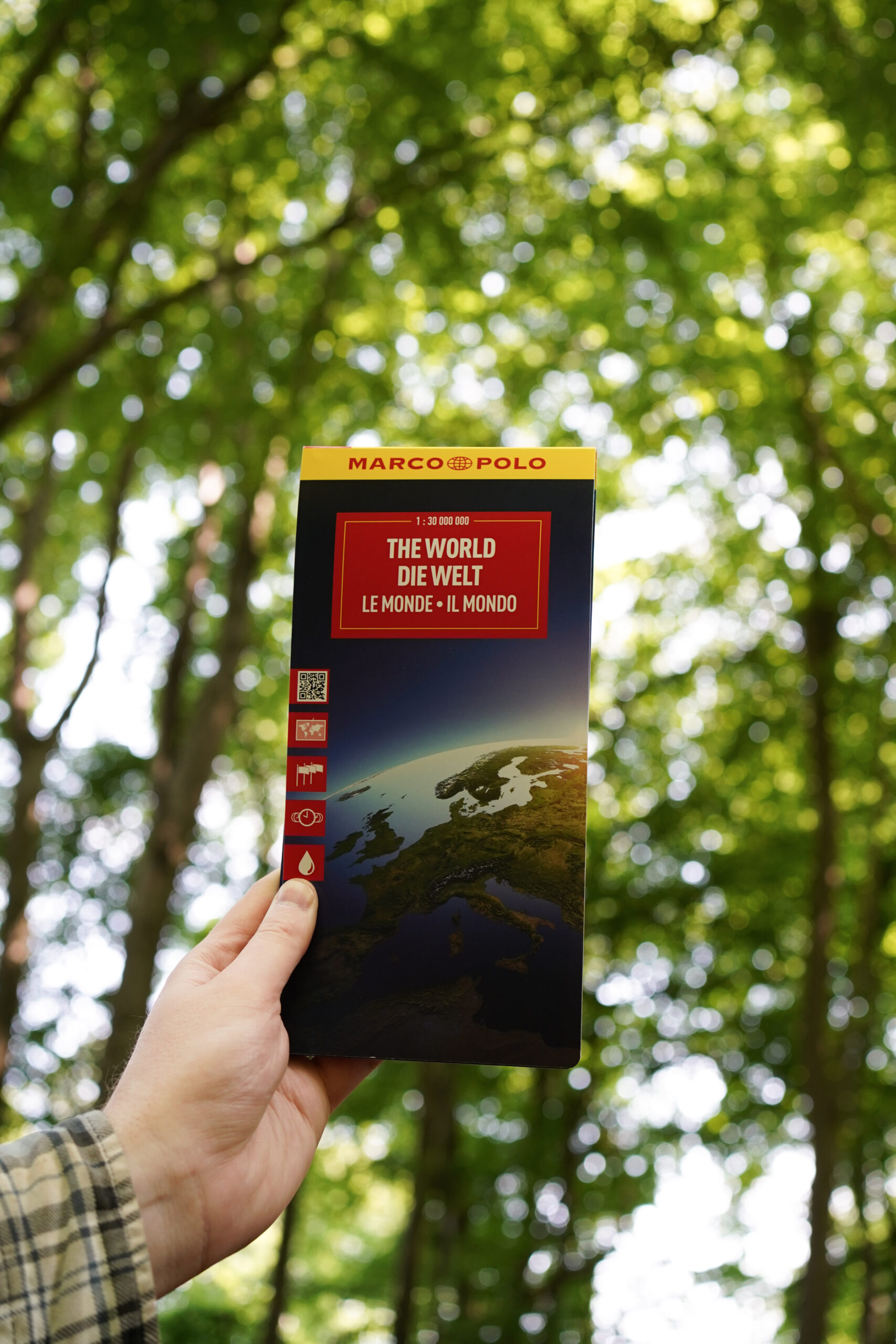 Marco Polo World Political Marco Polo Folded Map with Flags 